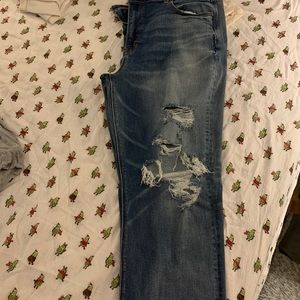 Woman’s American Eagle Jeans